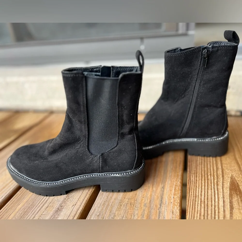 Time & Tru Size 6 Side Zipper Black Bling Chelsea Ankle Boots - Picture 4 of 6